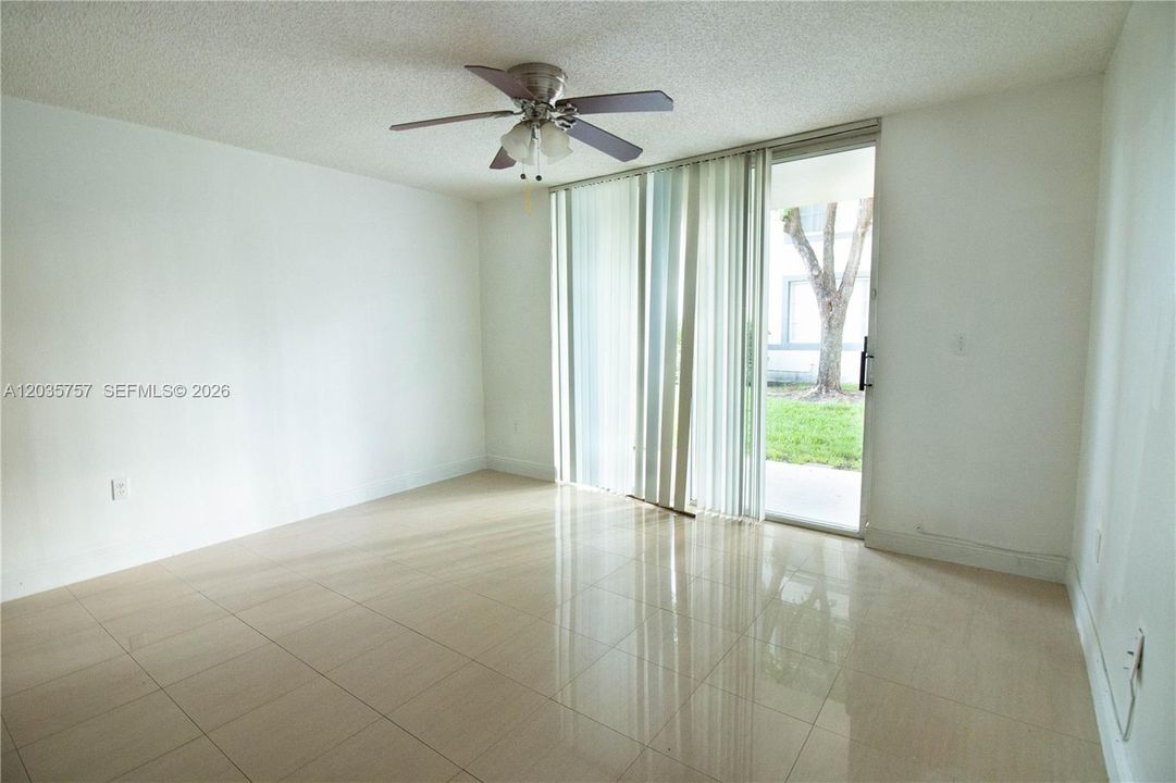 For Rent: $2,900 (3 beds, 2 baths, 1177 Square Feet)