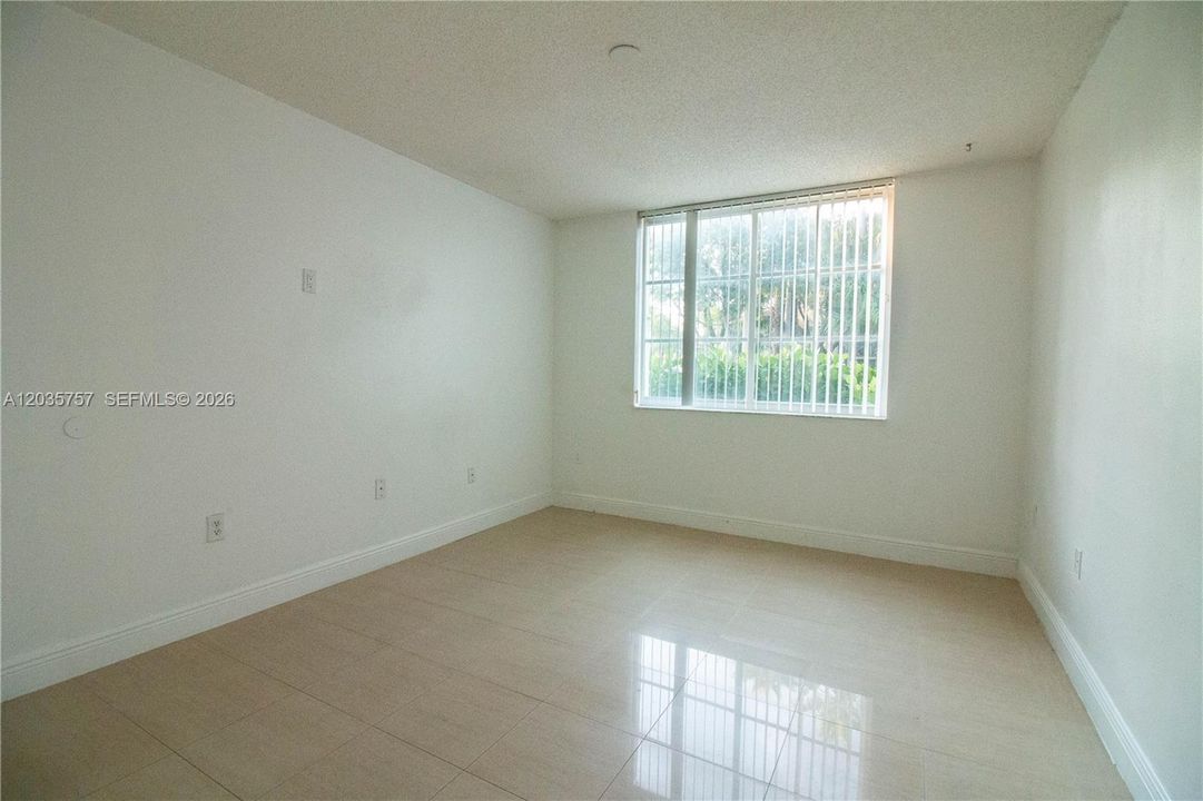 For Rent: $2,900 (3 beds, 2 baths, 1177 Square Feet)