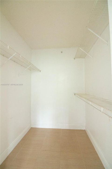 For Rent: $2,900 (3 beds, 2 baths, 1177 Square Feet)