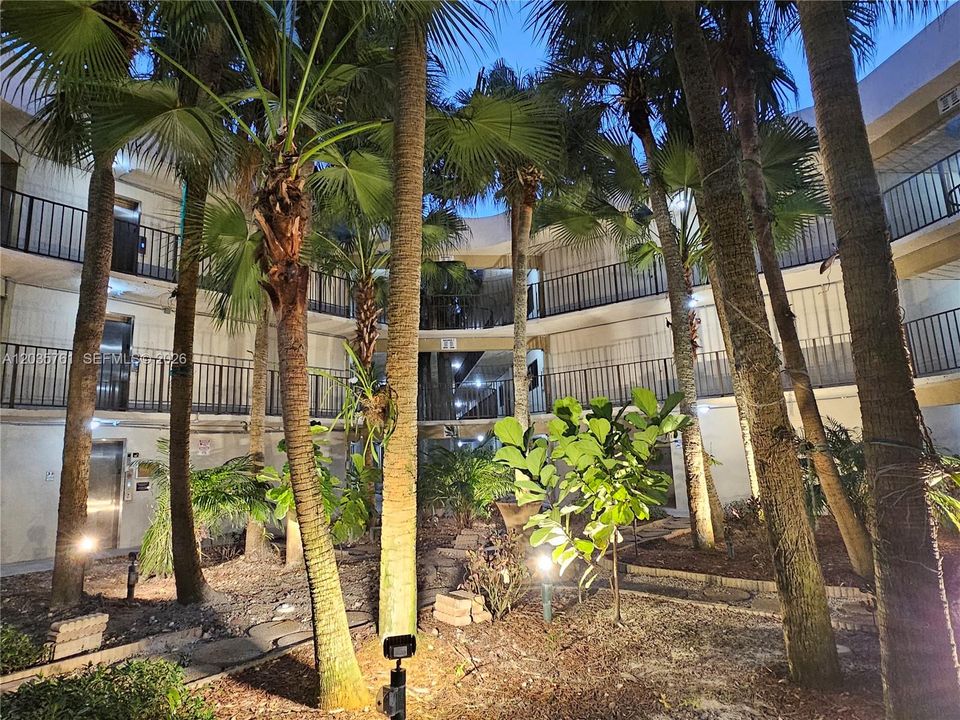 For Sale: $325,000 (3 beds, 2 baths, 1040 Square Feet)