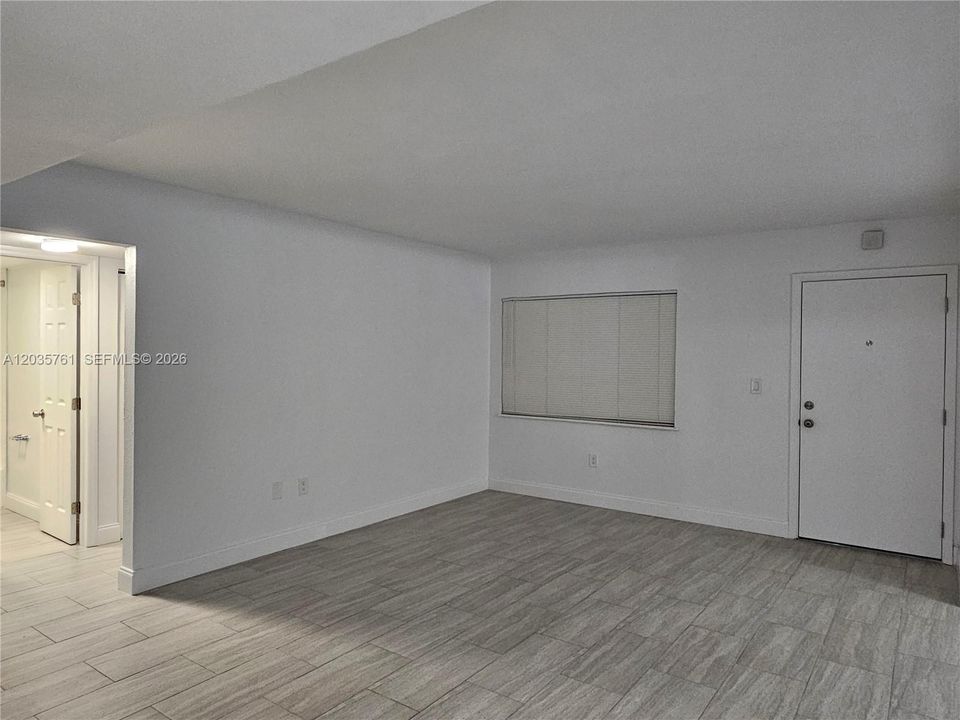 For Sale: $325,000 (3 beds, 2 baths, 1040 Square Feet)