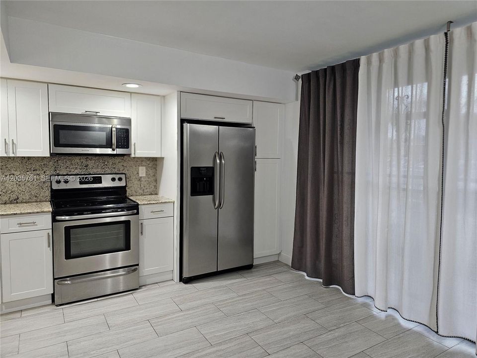 For Sale: $325,000 (3 beds, 2 baths, 1040 Square Feet)