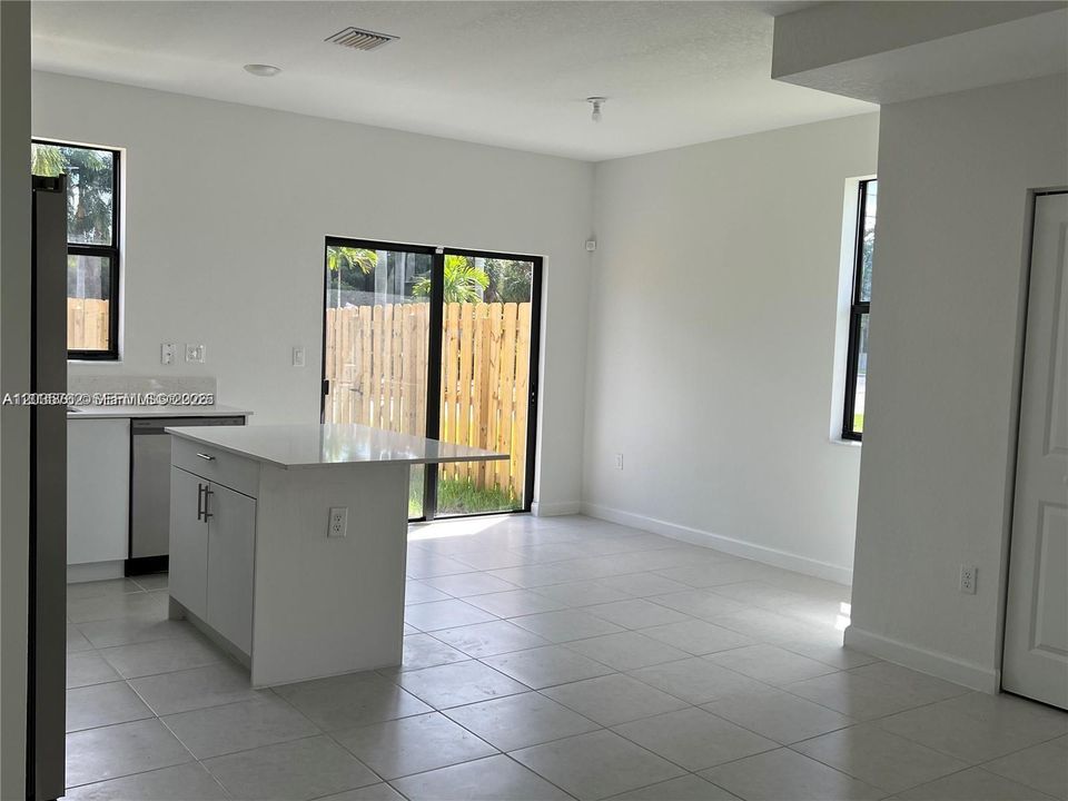 For Rent: $2,450 (3 beds, 3 baths, 0 Square Feet)