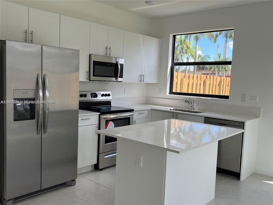 For Rent: $2,450 (3 beds, 3 baths, 0 Square Feet)