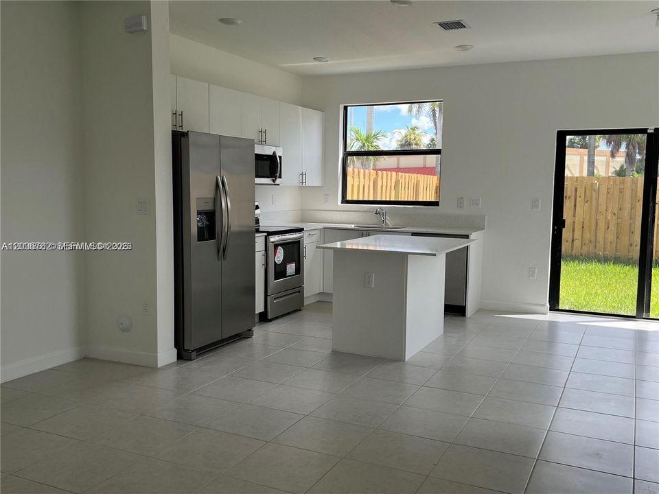 For Rent: $2,450 (3 beds, 3 baths, 0 Square Feet)