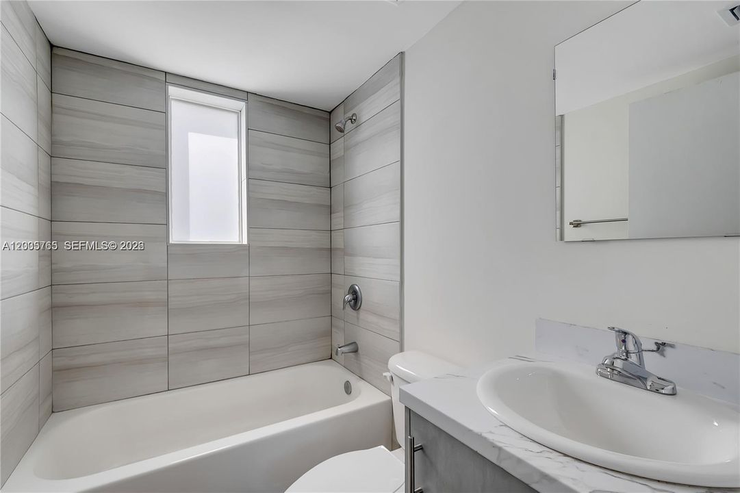 В аренду: $1,700 (1 спален, 1 ванн, 500 Квадратных фут)