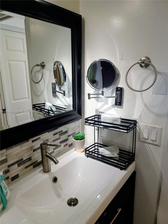 For Rent: $2,600 (2 beds, 2 baths, 1302 Square Feet)