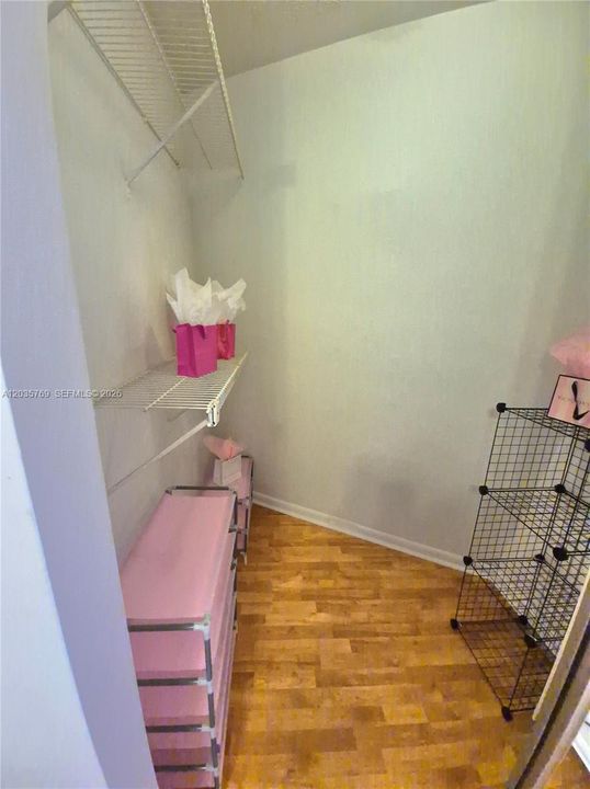 For Rent: $2,600 (2 beds, 2 baths, 1302 Square Feet)