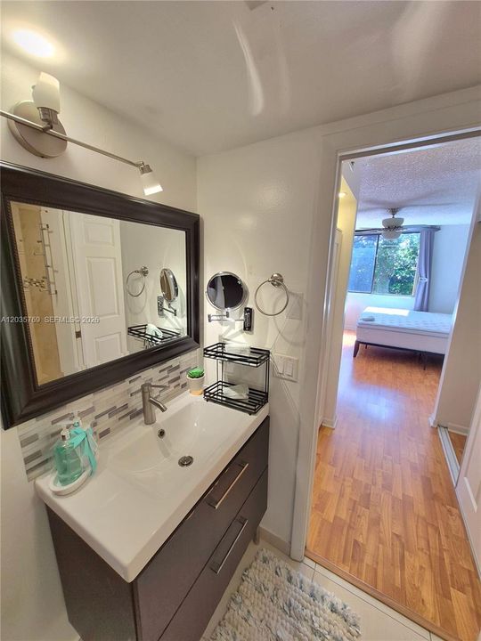 For Rent: $2,600 (2 beds, 2 baths, 1302 Square Feet)