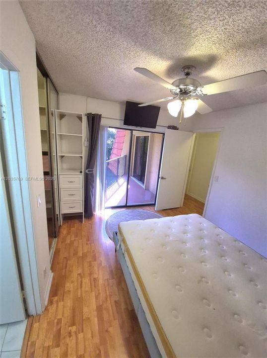 For Rent: $2,600 (2 beds, 2 baths, 1302 Square Feet)