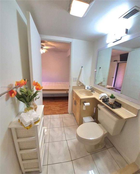 For Rent: $2,600 (2 beds, 2 baths, 1302 Square Feet)