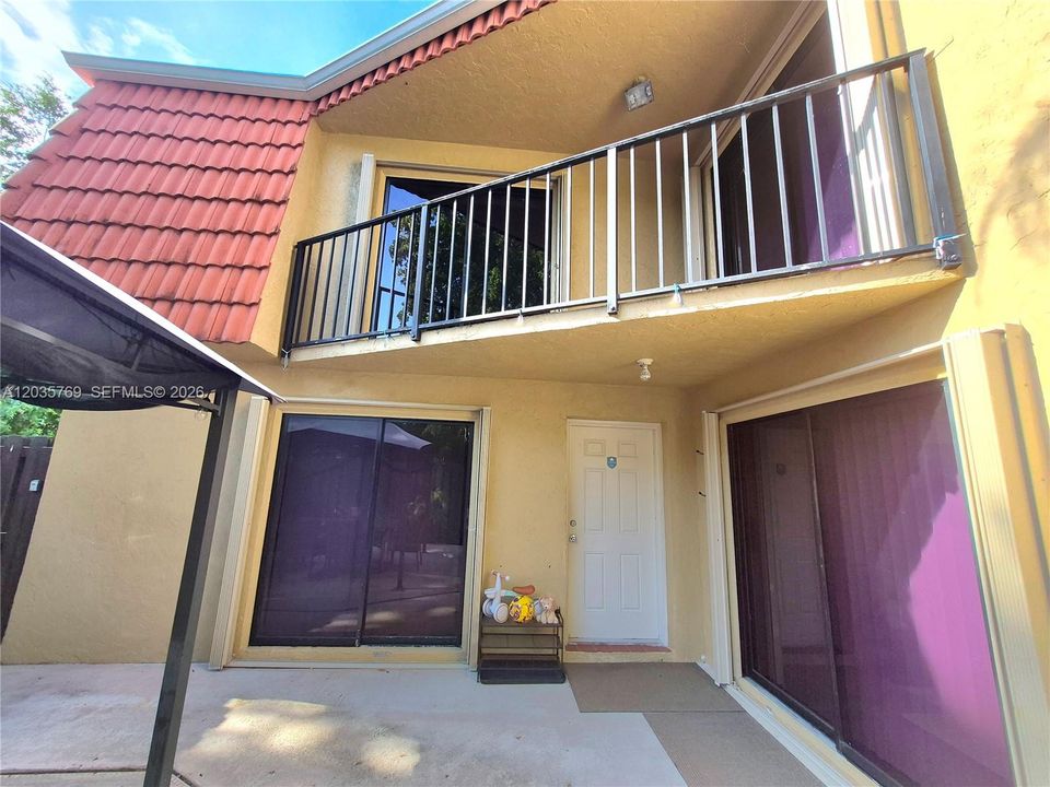 For Rent: $2,600 (2 beds, 2 baths, 1302 Square Feet)