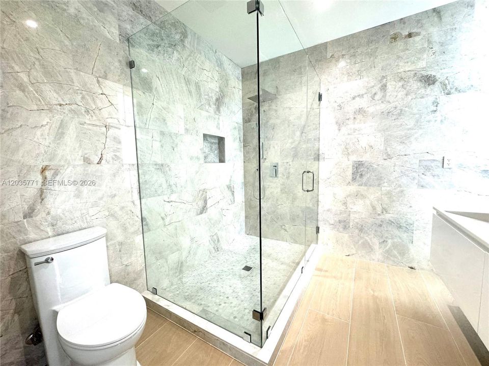 For Sale: $1,100,000 (3 beds, 3 baths, 2484 Square Feet)