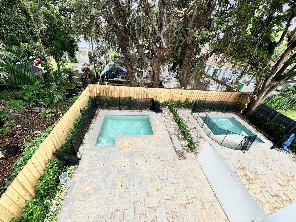 For Sale: $1,100,000 (3 beds, 3 baths, 2484 Square Feet)
