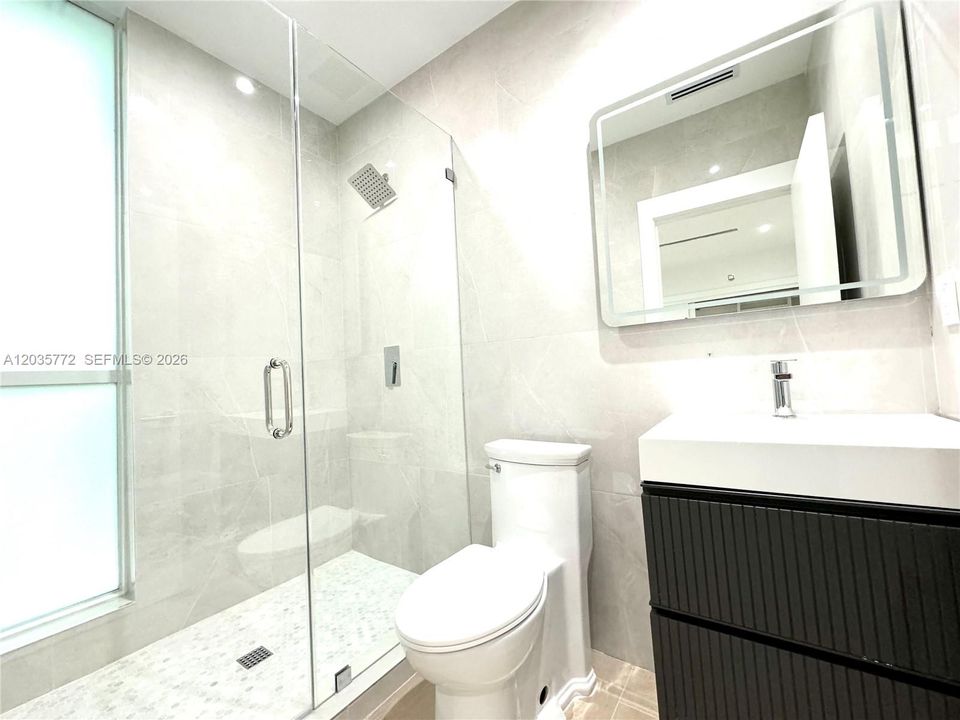 For Sale: $1,100,000 (3 beds, 3 baths, 2484 Square Feet)