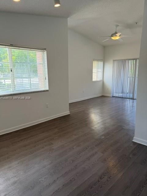 For Rent: $1,700 (1 beds, 1 baths, 703 Square Feet)