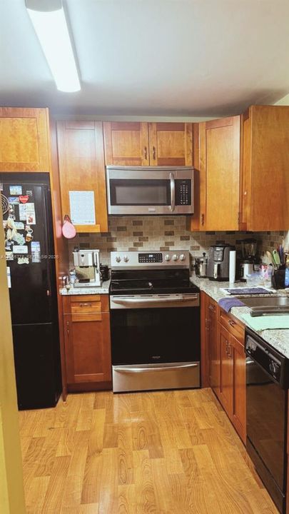 For Sale: $225,000 (2 beds, 2 baths, 1144 Square Feet)