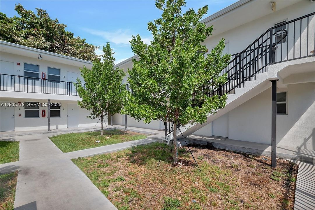 В аренду: $1,700 (1 спален, 1 ванн, 500 Квадратных фут)