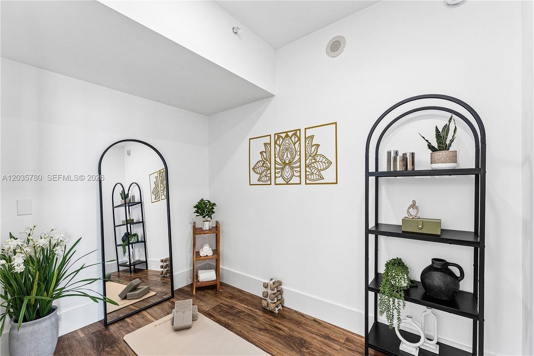 For Sale: $1,699,999 (2 beds, 2 baths, 1869 Square Feet)