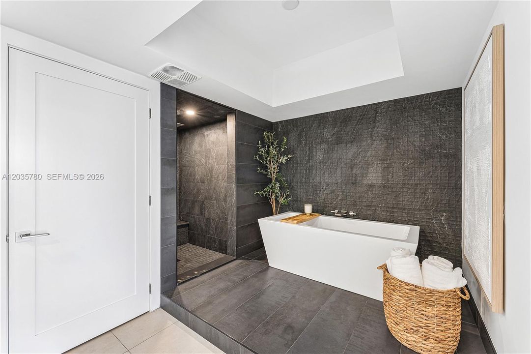 For Sale: $1,699,999 (2 beds, 2 baths, 1869 Square Feet)