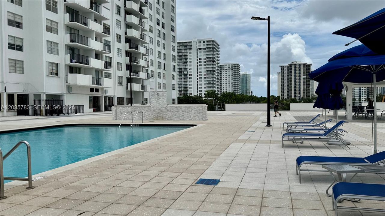 На продажу: $279,000 (2 спален, 2 ванн, 1058 Квадратных фут)