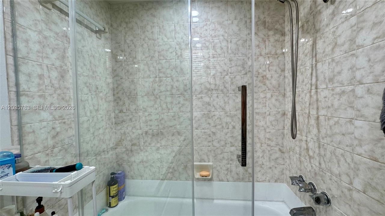 На продажу: $279,000 (2 спален, 2 ванн, 1058 Квадратных фут)