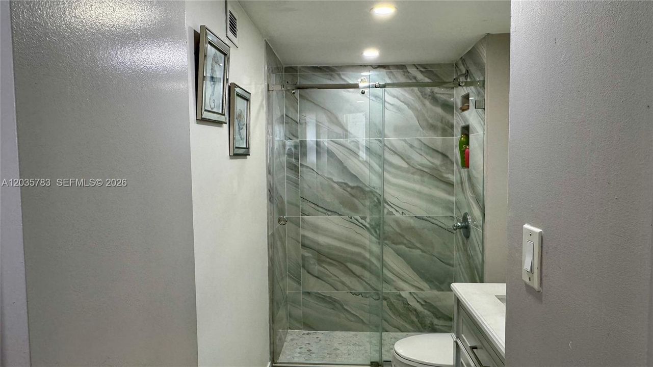 На продажу: $279,000 (2 спален, 2 ванн, 1058 Квадратных фут)