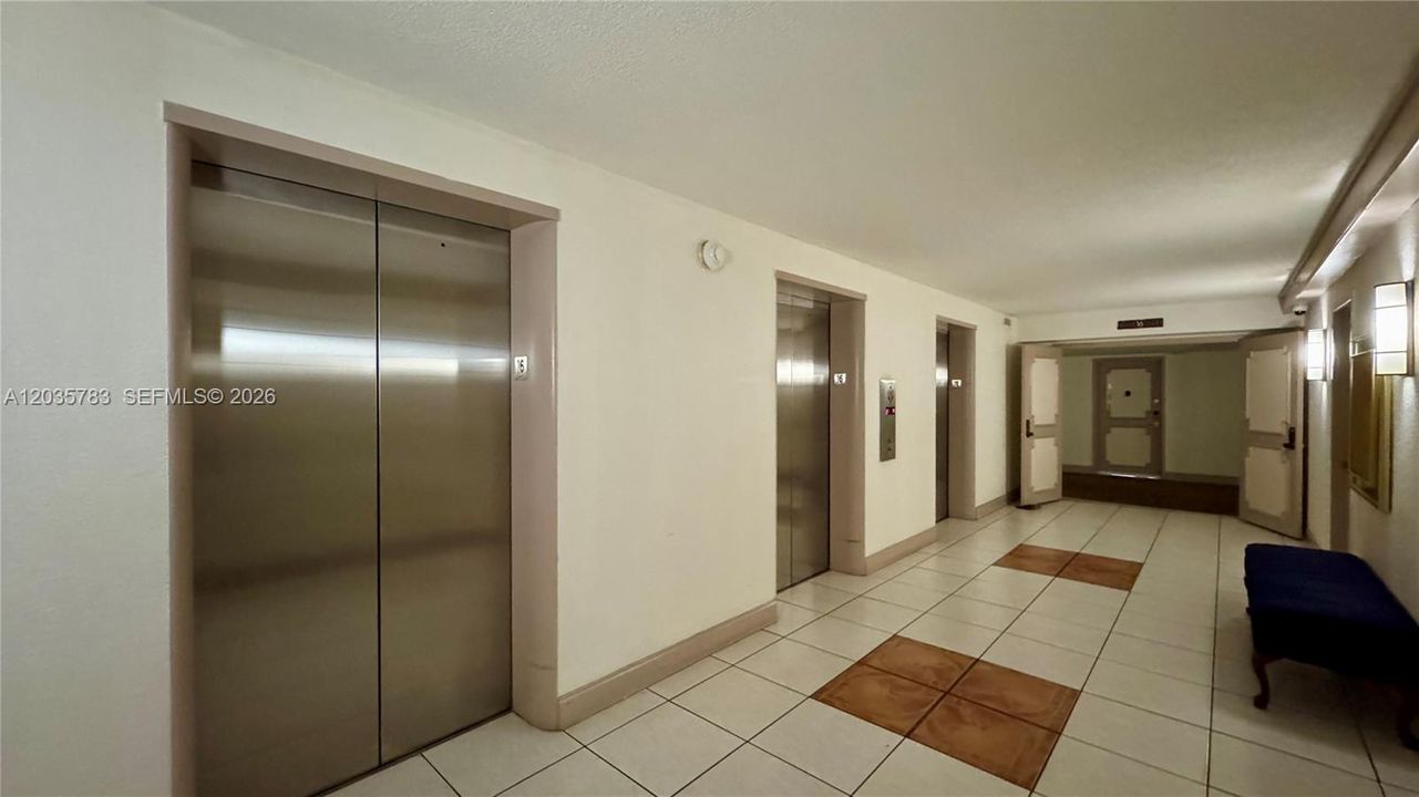На продажу: $279,000 (2 спален, 2 ванн, 1058 Квадратных фут)