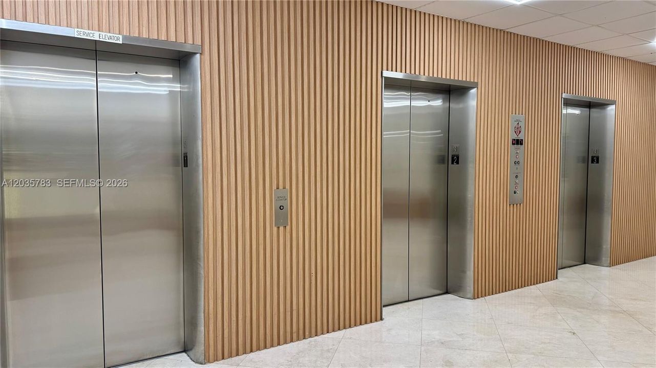 На продажу: $279,000 (2 спален, 2 ванн, 1058 Квадратных фут)