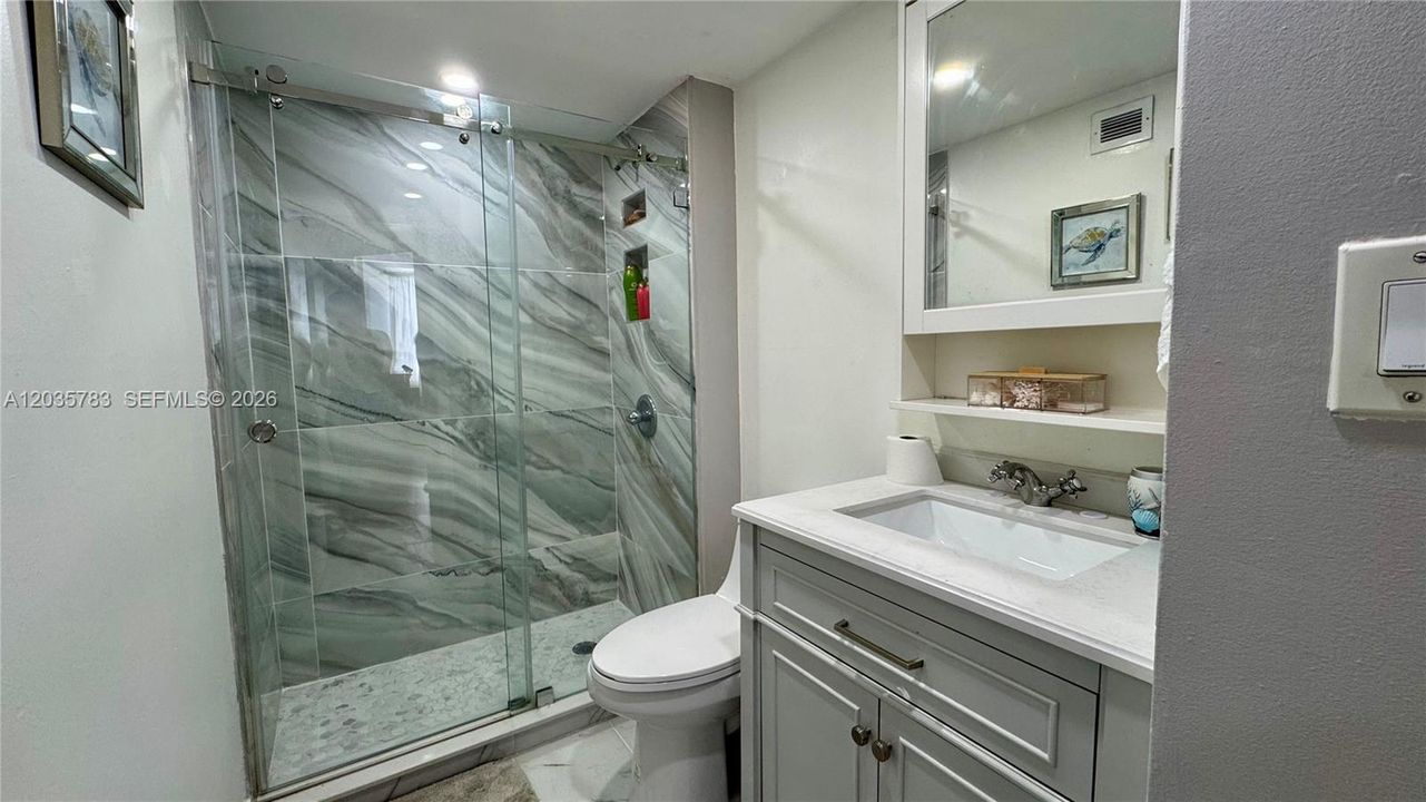 На продажу: $279,000 (2 спален, 2 ванн, 1058 Квадратных фут)