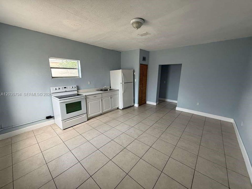 For Rent: $1,500 (1 beds, 1 baths, 1440 Square Feet)