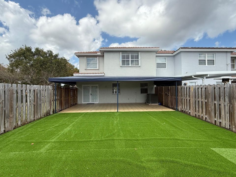 For Sale: $560,000 (3 beds, 2 baths, 1753 Square Feet)