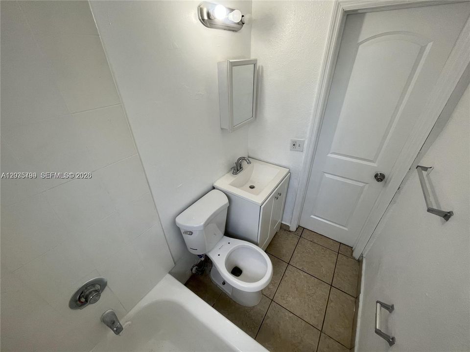В аренду: $1,800 (1 спален, 1 ванн, 500 Квадратных фут)
