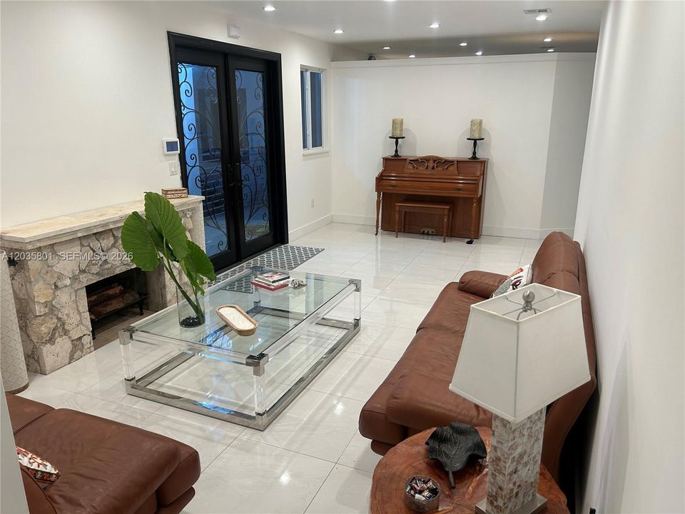 En Renta: $7,900 (4 camas, 3 baños, 0 Pies cuadrados)