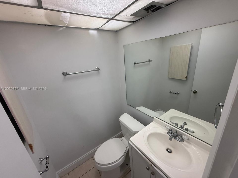 For Rent: $1,900 (2 beds, 2 baths, 760 Square Feet)