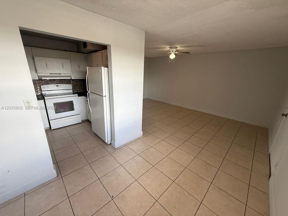 For Rent: $1,900 (2 beds, 2 baths, 760 Square Feet)