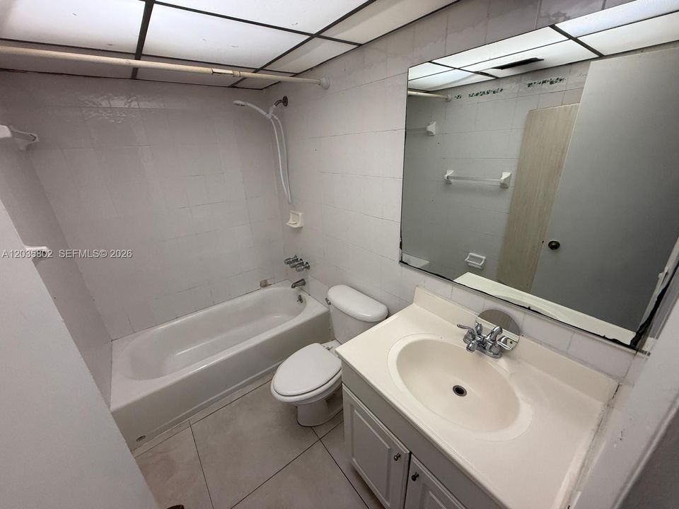 For Rent: $1,900 (2 beds, 2 baths, 760 Square Feet)