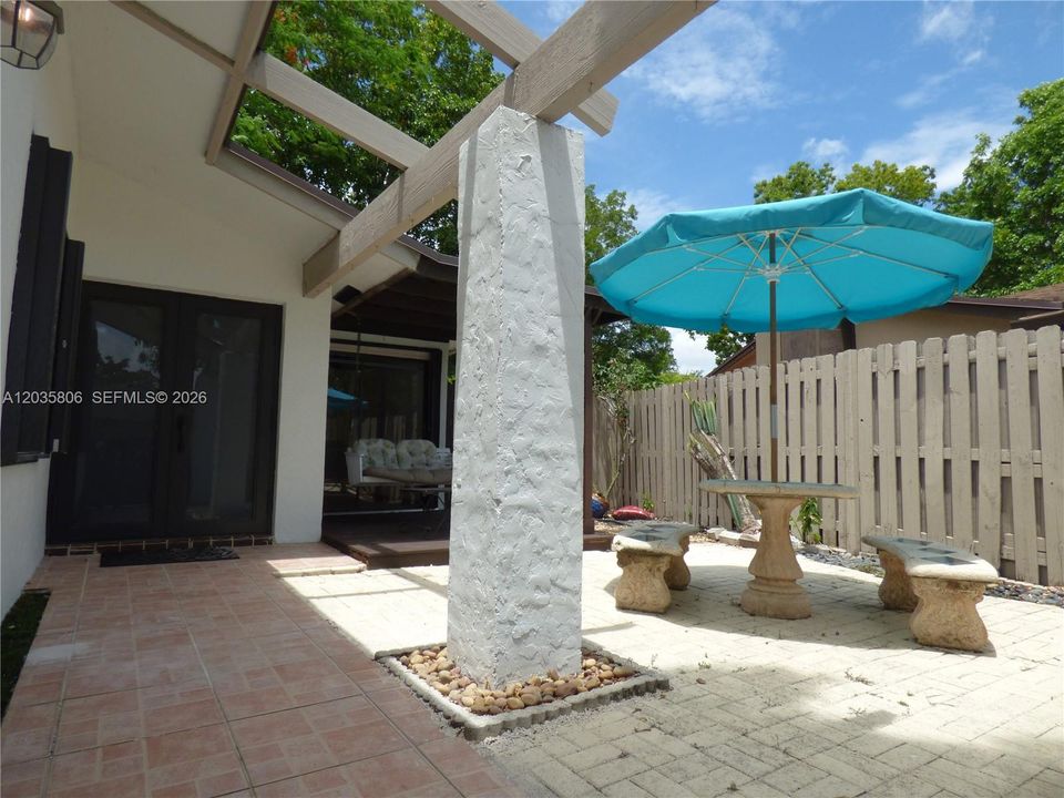 For Rent: $3,590 (3 beds, 2 baths, 1505 Square Feet)