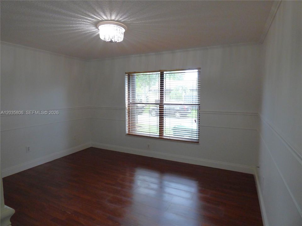 For Rent: $3,590 (3 beds, 2 baths, 1505 Square Feet)