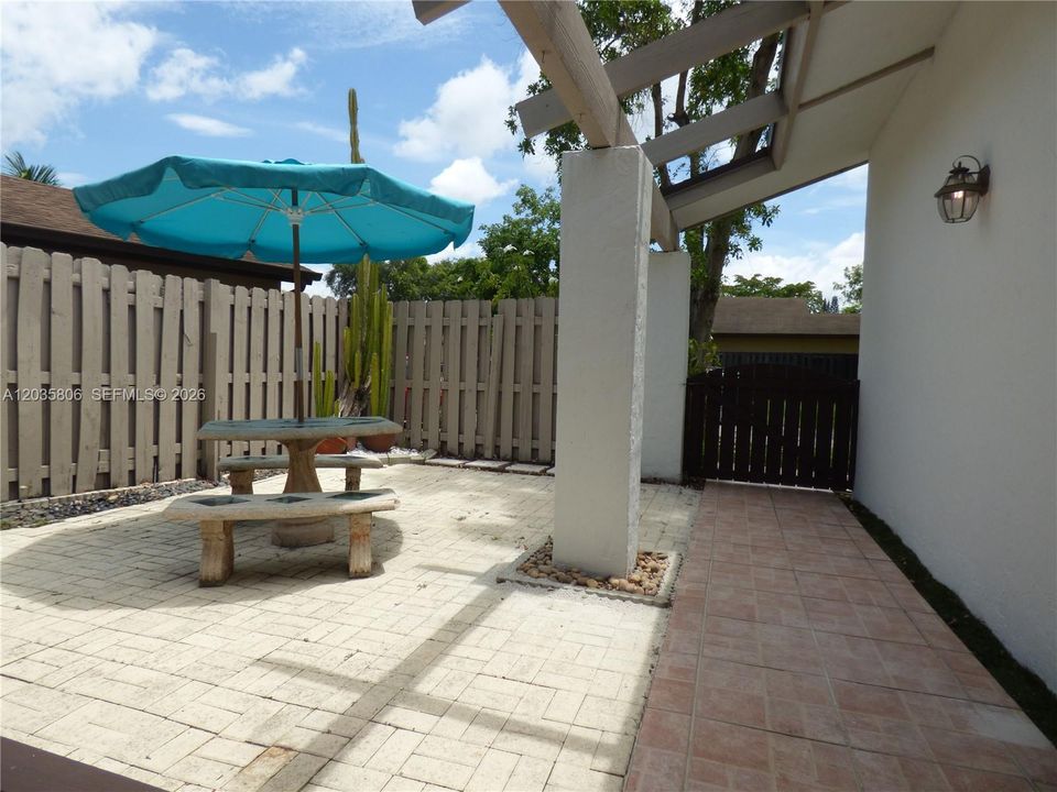 For Rent: $3,590 (3 beds, 2 baths, 1505 Square Feet)
