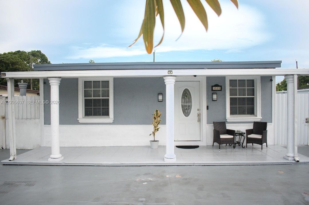 En Venta: $529,000 (4 camas, 2 baños, 1202 Pies cuadrados)
