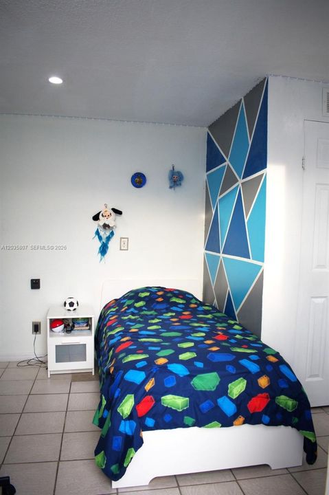 En Venta: $529,000 (4 camas, 2 baños, 1202 Pies cuadrados)