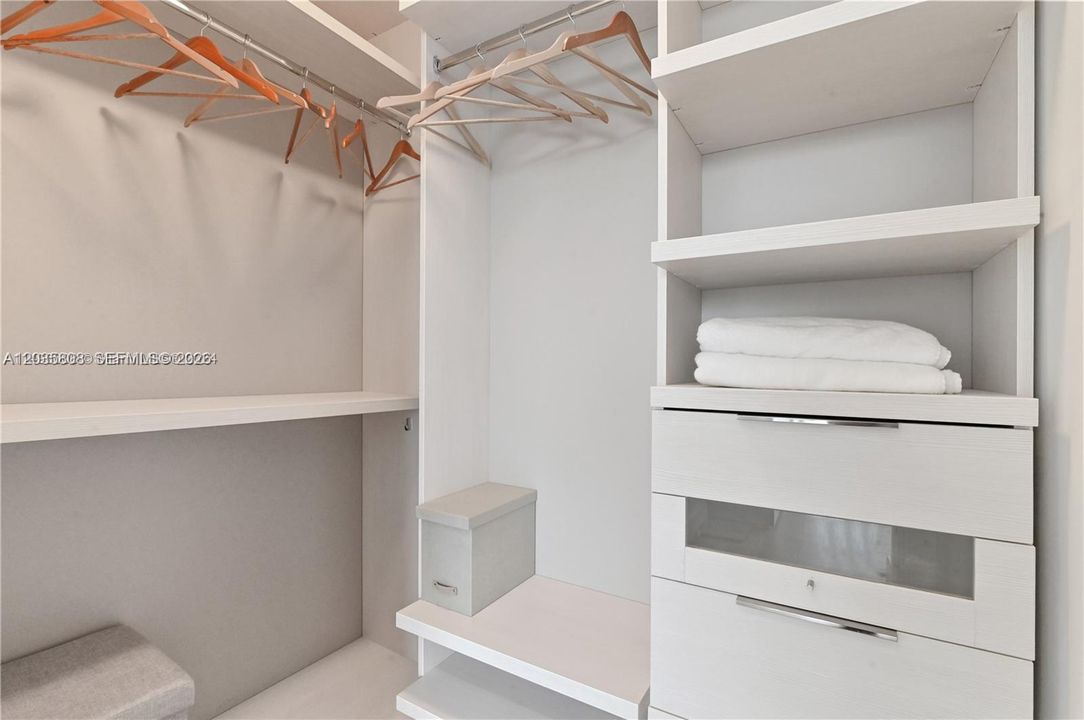 For Rent: $24,000 (2 beds, 2 baths, 1704 Square Feet)