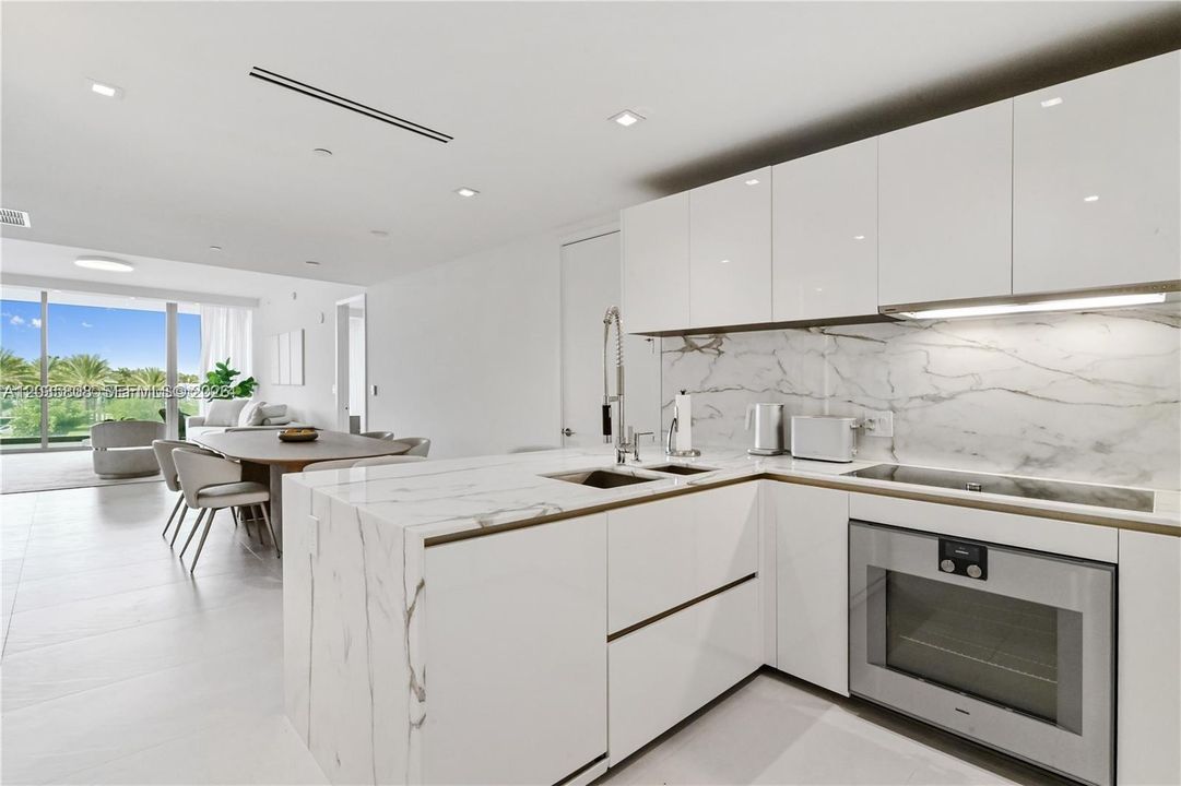 For Rent: $24,000 (2 beds, 2 baths, 1704 Square Feet)
