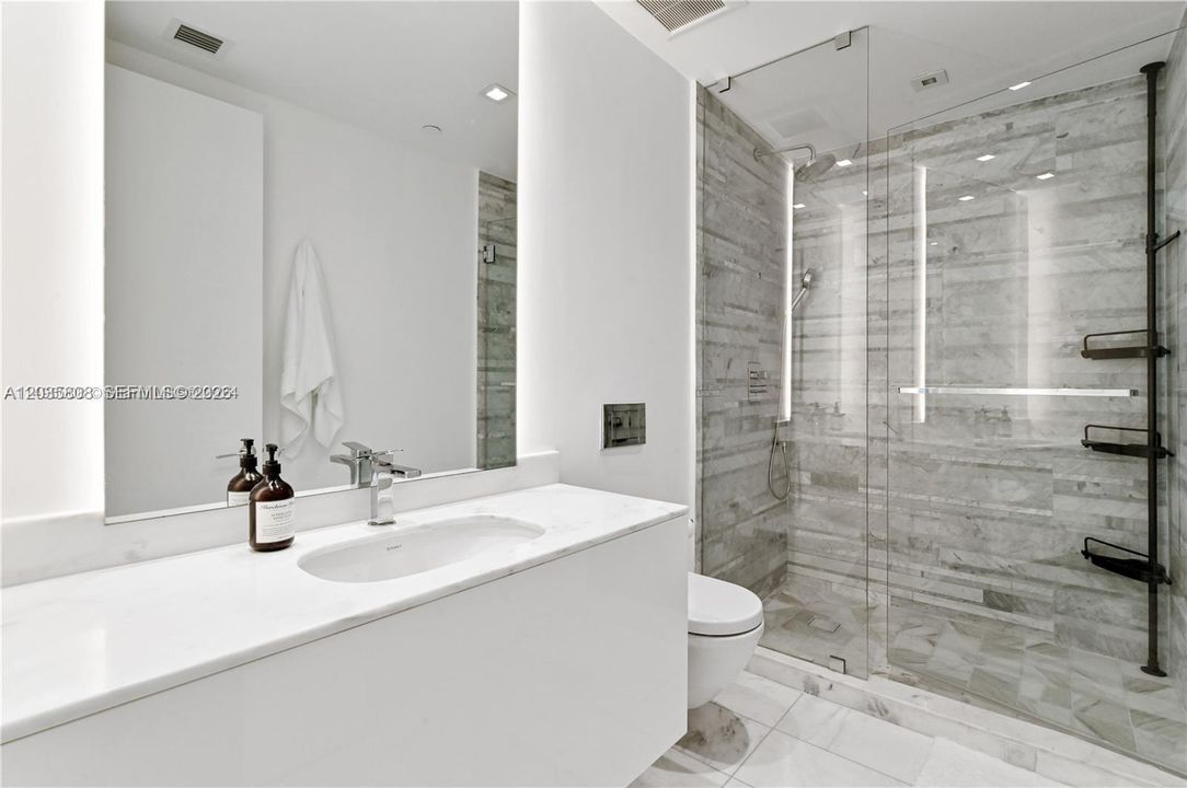 For Rent: $24,000 (2 beds, 2 baths, 1704 Square Feet)