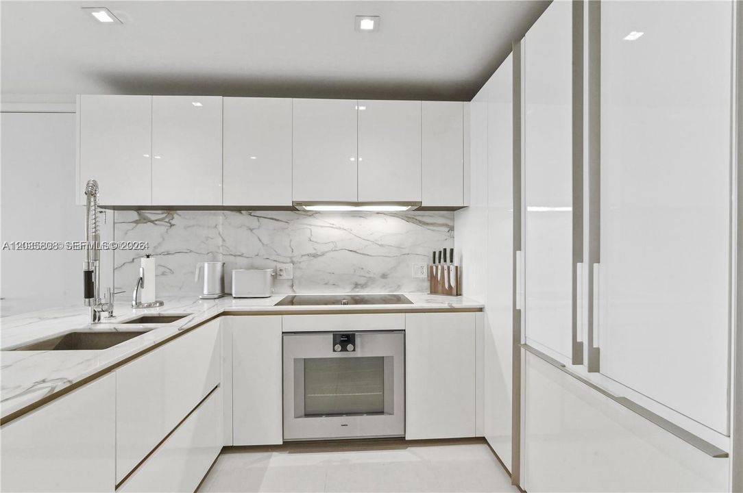 For Rent: $24,000 (2 beds, 2 baths, 1704 Square Feet)