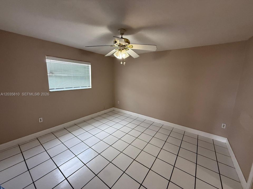 For Rent: $2,100 (2 beds, 2 baths, 890 Square Feet)