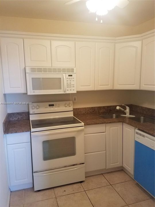 For Rent: $2,000 (2 beds, 1 baths, 875 Square Feet)