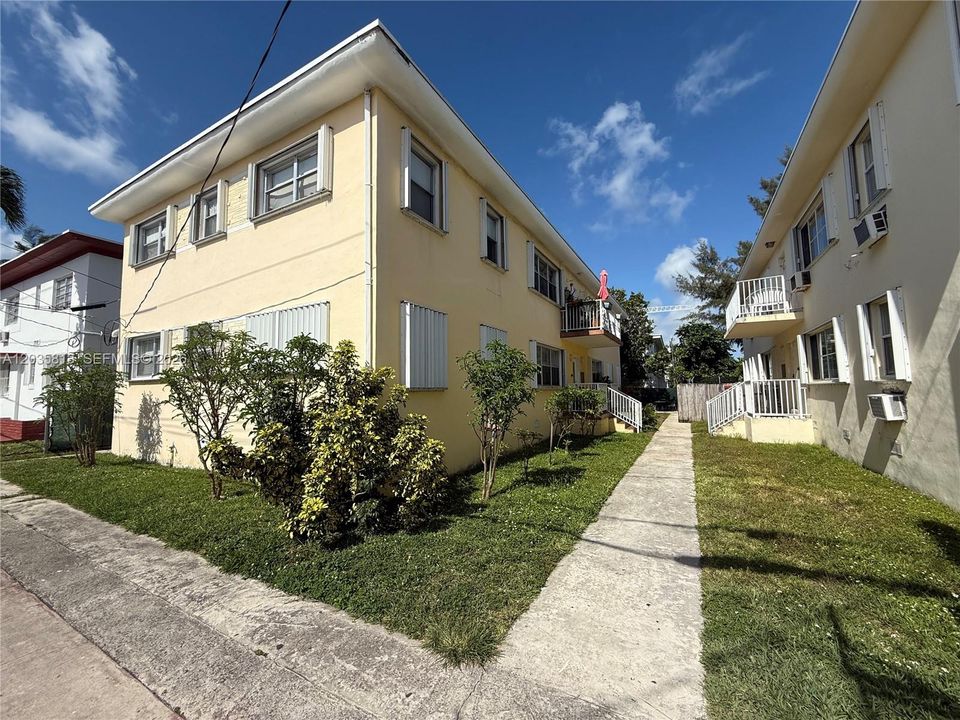 В аренду: $2,850 (3 спален, 2 ванн, 1150 Квадратных фут)