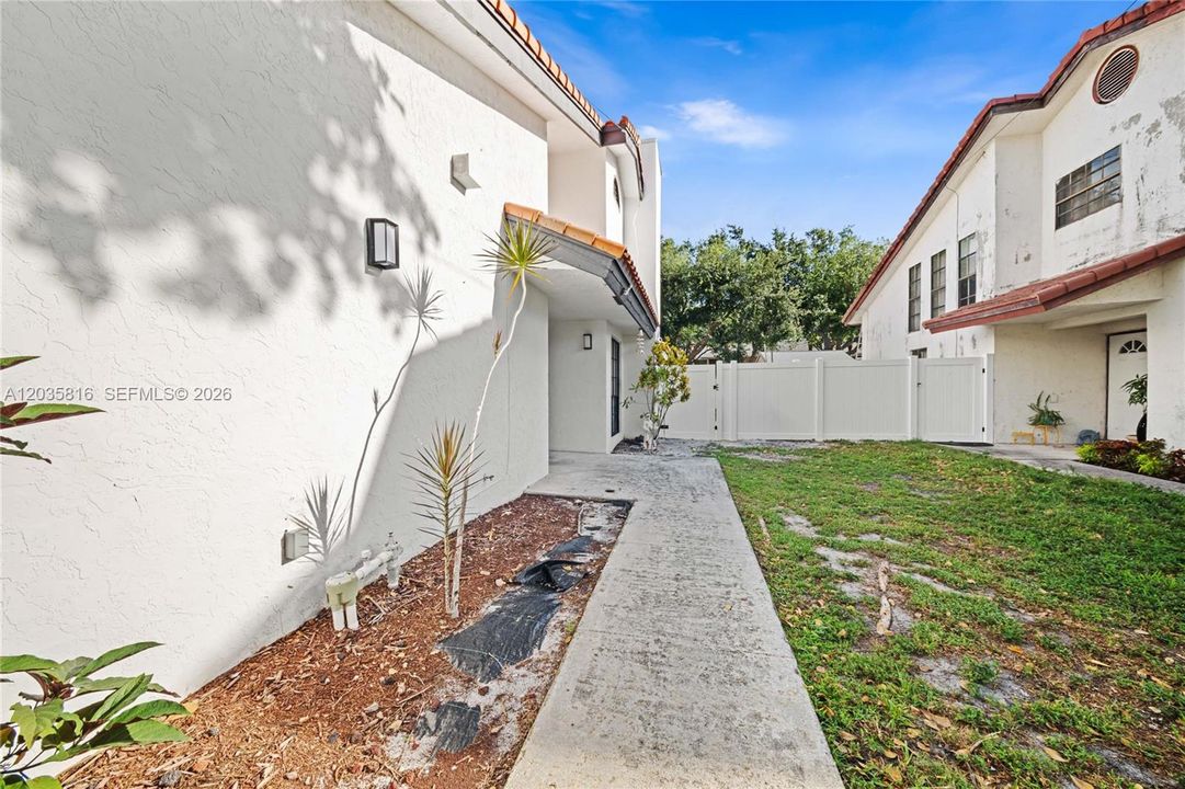 En Venta: $450,000 (2 camas, 2 baños, 1219 Pies cuadrados)